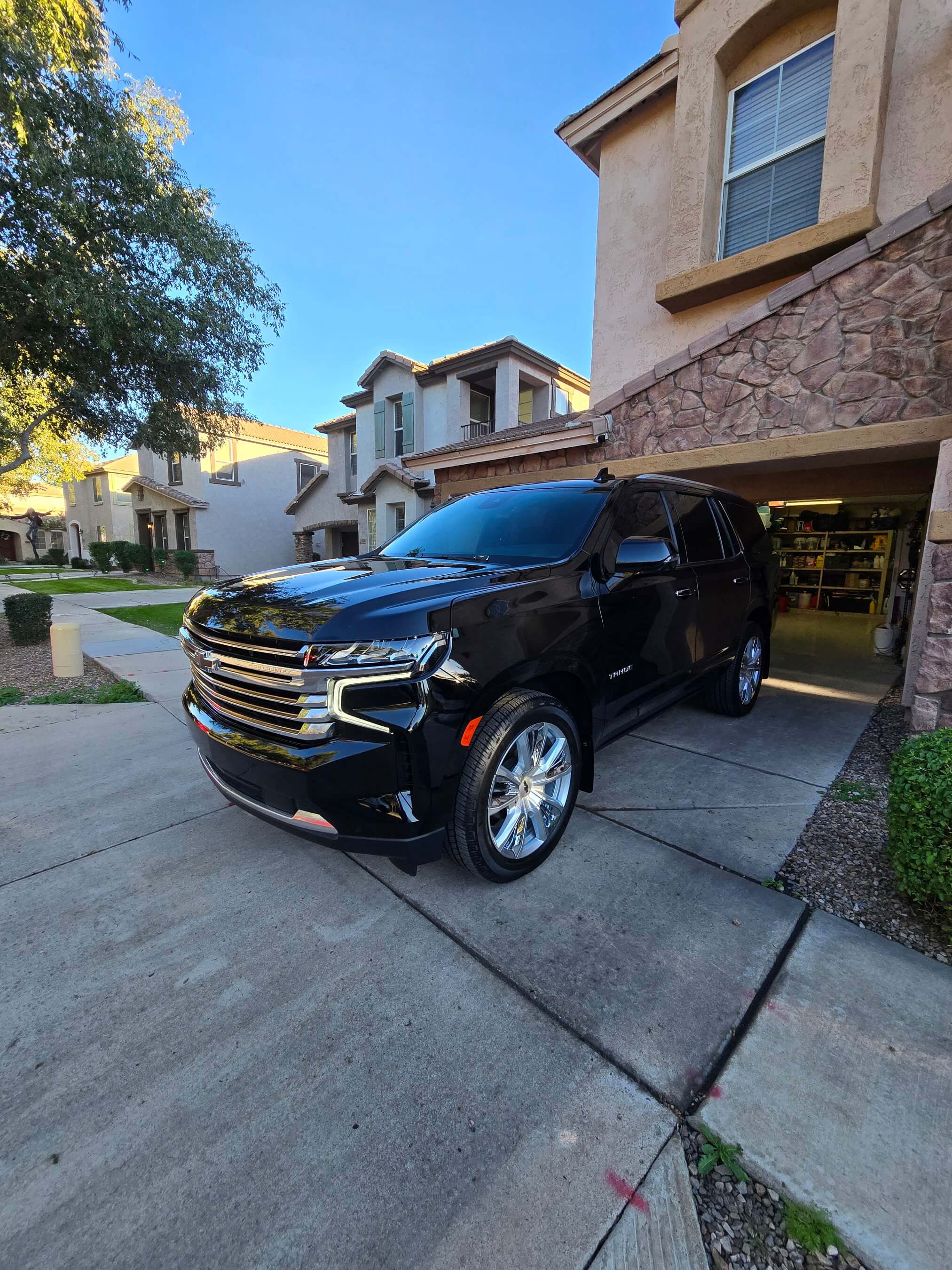 black-chevy-tahoe-detailing