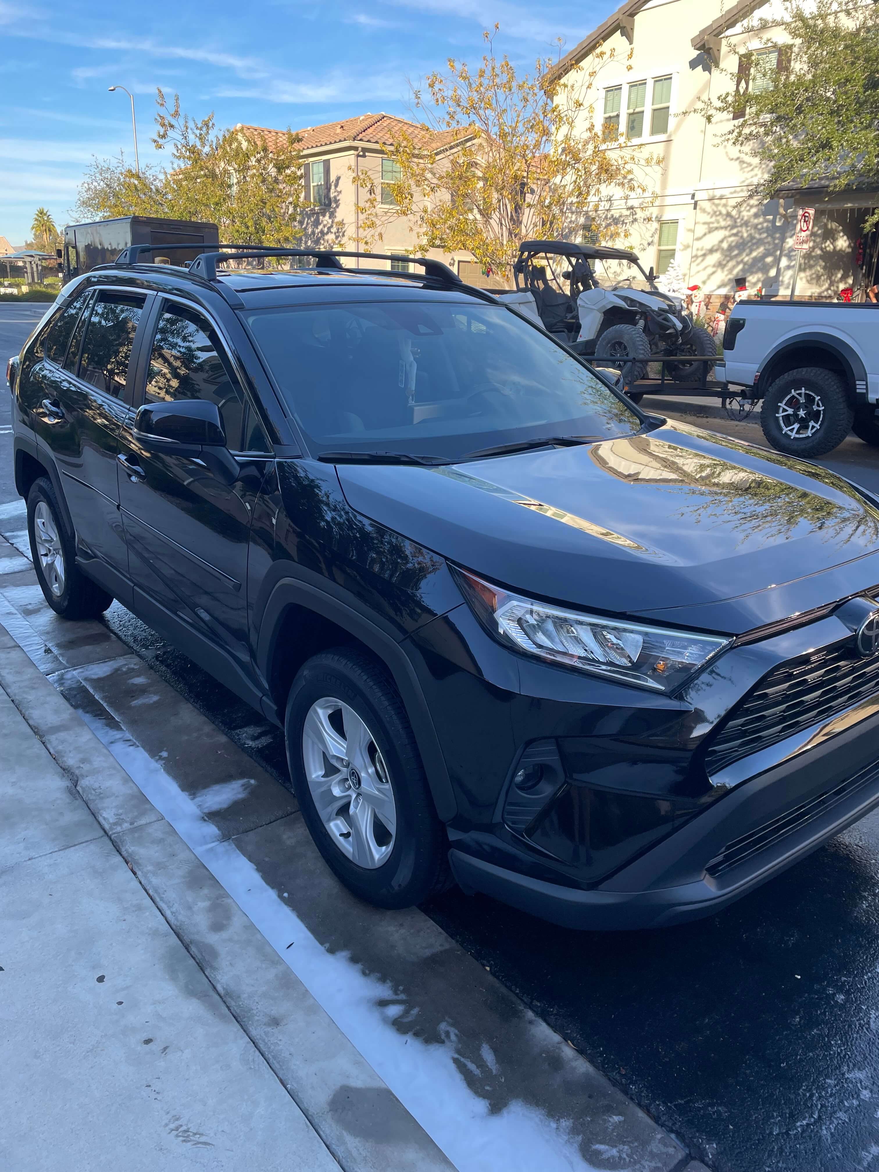 mobile-detailing-black-toyota-rav4